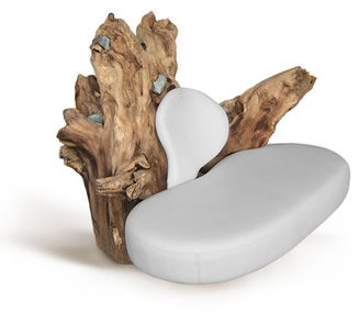 Nido | Sessel aus Nusswurzel  | Ein Sessel der Geschichten erzählt. Kein Wunder, denn die Spuren der verwendeten Nusswurzel mit eingewachsenen Steinen lassen sich über Jahrzehnte hinweg verfolgen. In aufwendiger Handarbeit ist aus dieser uralten Wurzel im geschmackvollen Zusammenspiel mit weißem Leder ein zeitloses Möbelstück entstanden, das sich harmonisch in jede Wohnsituation einfügt. 