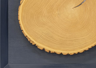 Urknall | Kastanienholz auf eingefärbter Holzplatte mit Kunstharz | H. 83 x B. 112 cm